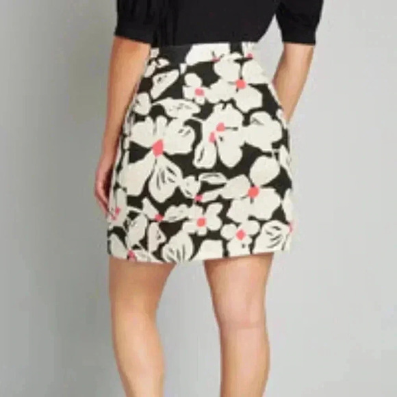 ModCloth My, How Marvelous Mini Skirt - Picture 2 of 12
